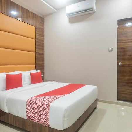Hotel Blue Executive Near Chhatrapati Shivaji International Airport Мумбай Екстериор снимка